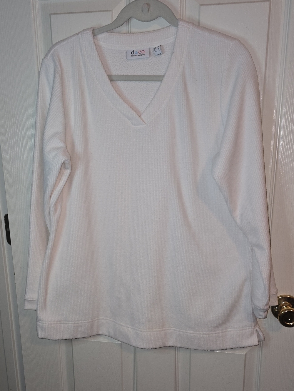 Cozy Waffle V-Neck Pullover Sweatshirt in White